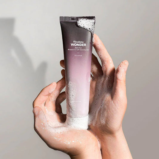 HARUHARU WONDER Black Rice Moisture 5.5 Soft Cleansing Gel Dewy Demure Australia